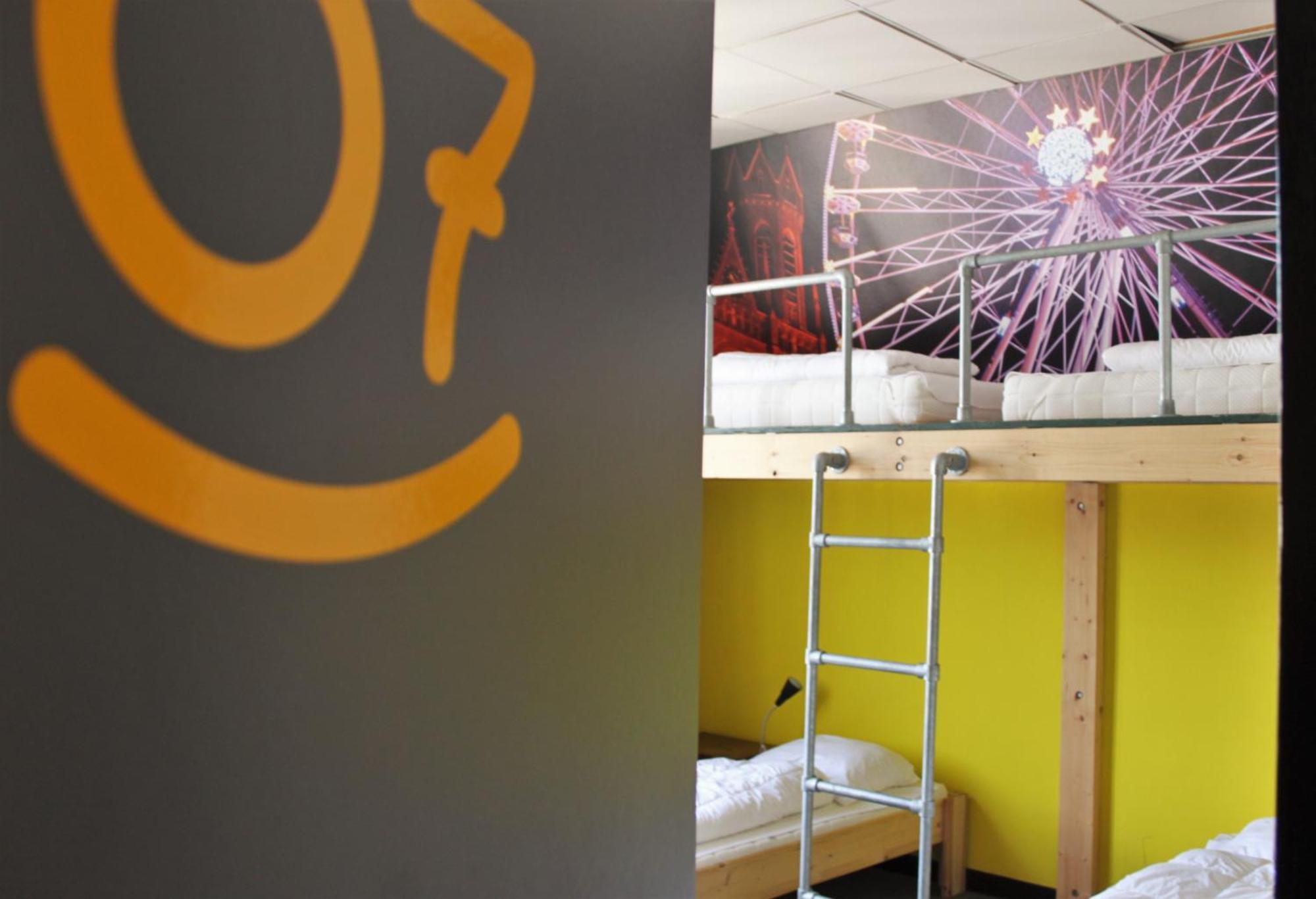 Hostel Roots Тілбург Екстер'єр фото