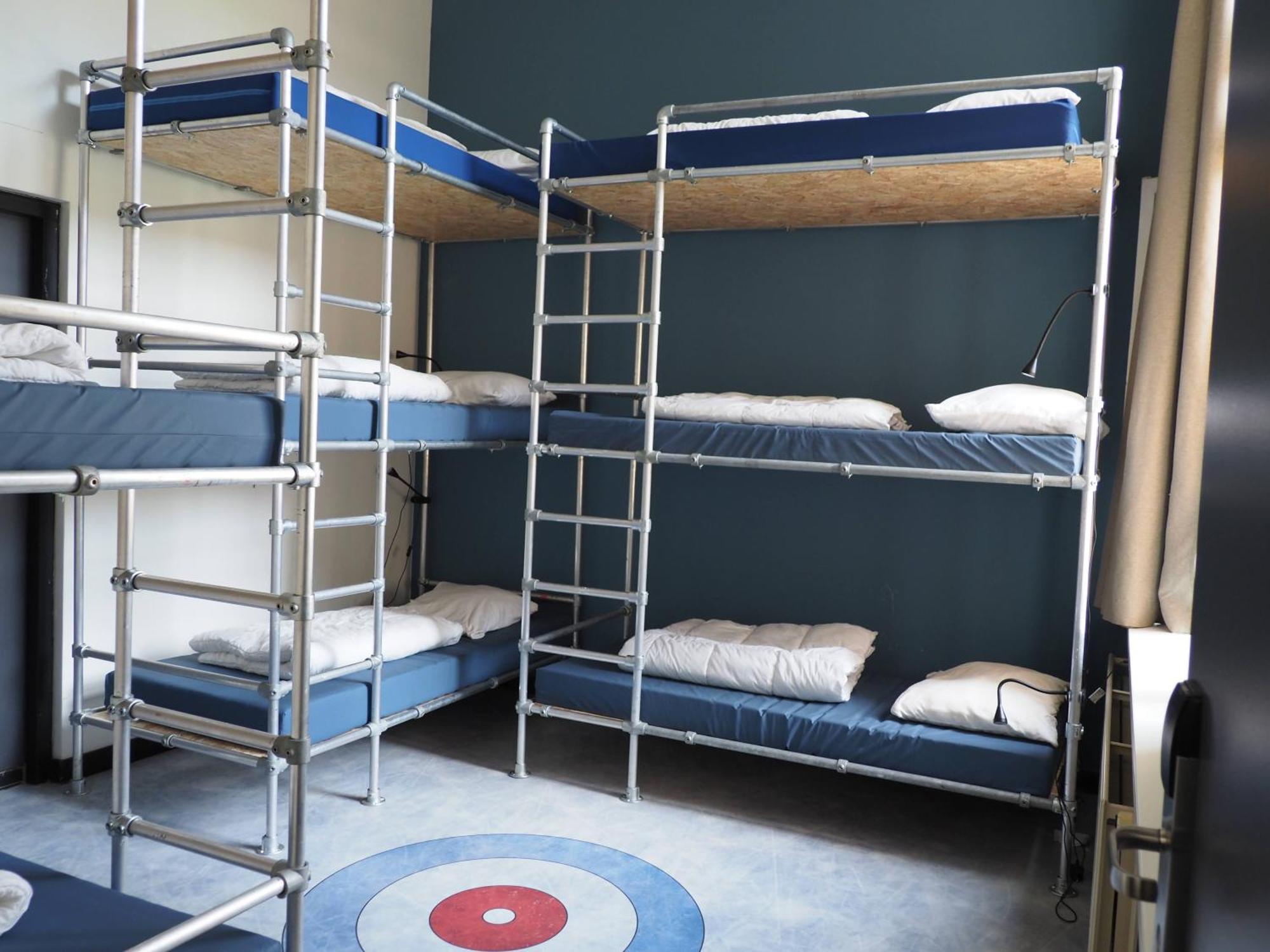 Hostel Roots Тілбург Екстер'єр фото