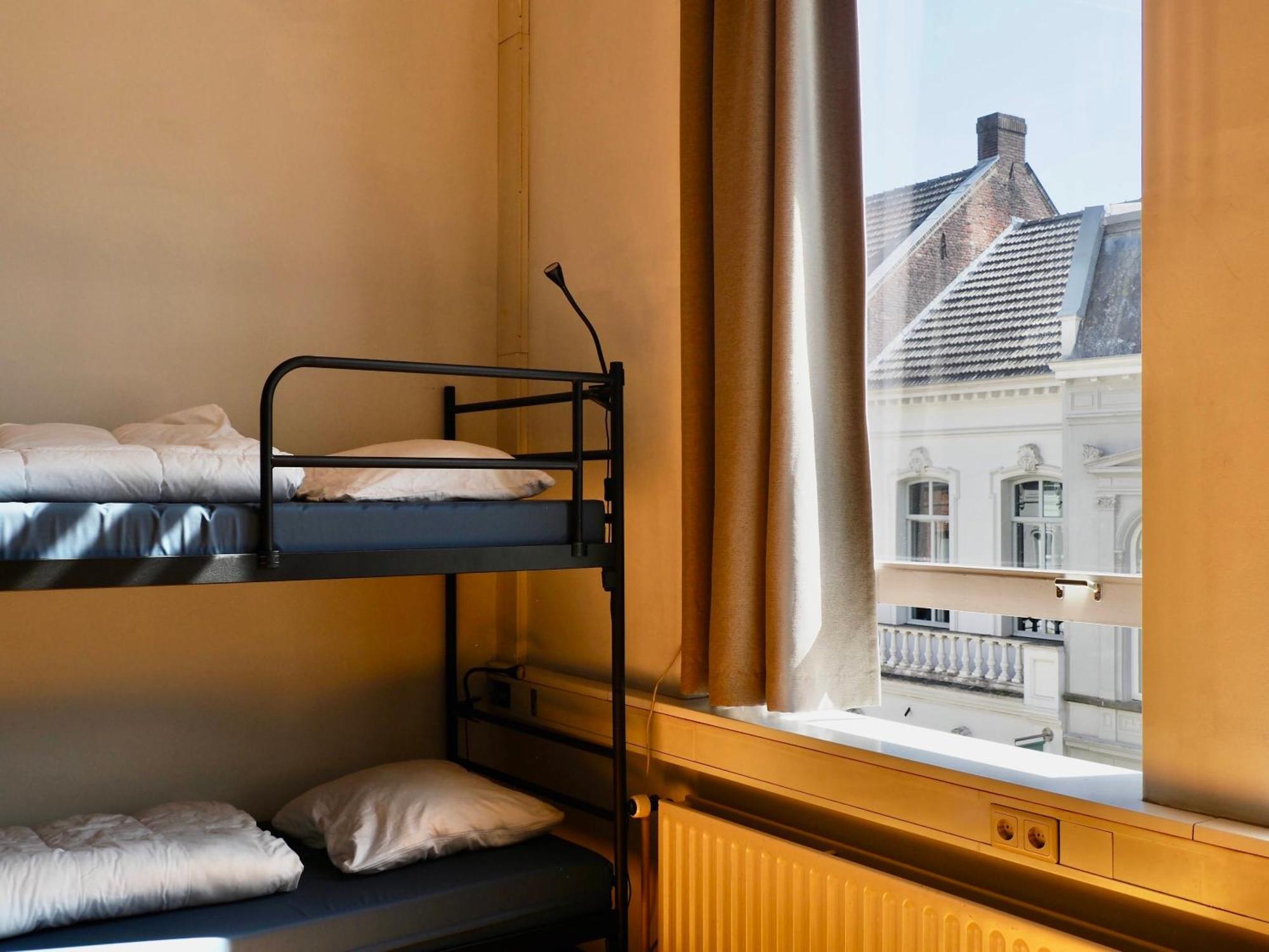 Hostel Roots Тілбург Екстер'єр фото